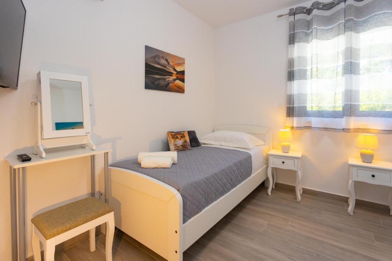Apartments Jasa Deluxe Makarska Exterior foto